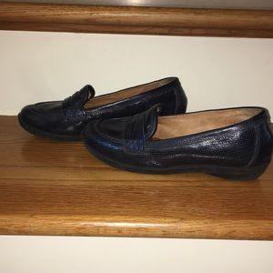 Nurture sz 6.5 navy loafers