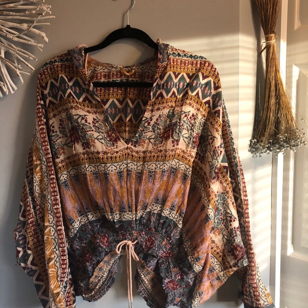 Light hoodie, patterned