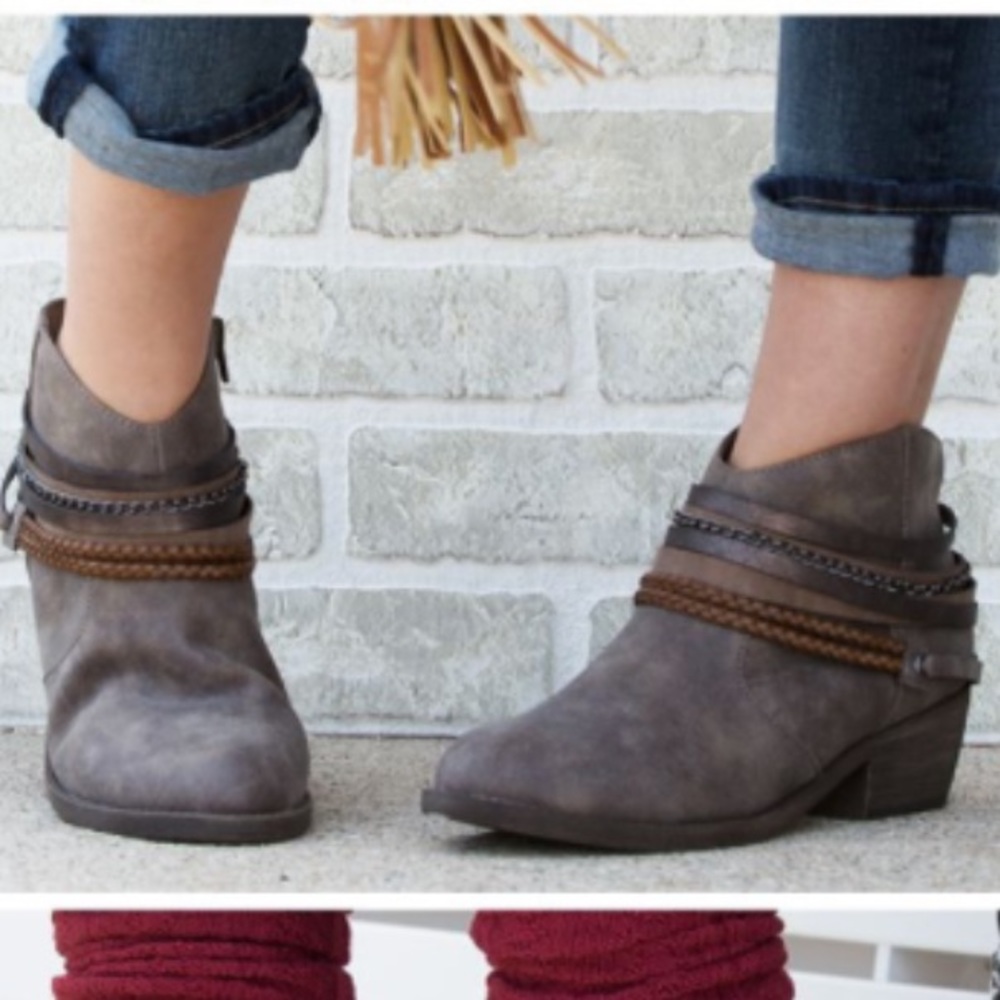 SO ankle boots