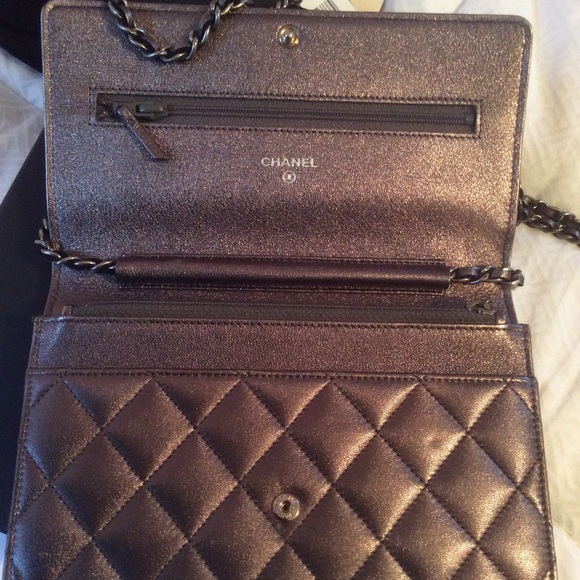 Authentic Chanel Reissue WOC - Picture 6 of 8