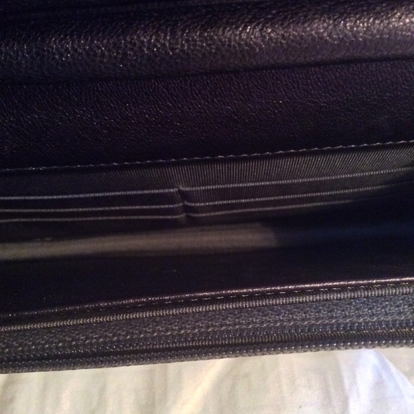 Authentic Chanel Reissue WOC - Picture 8 of 8