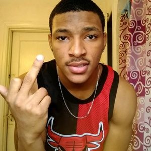 Meet your Posher, Derek