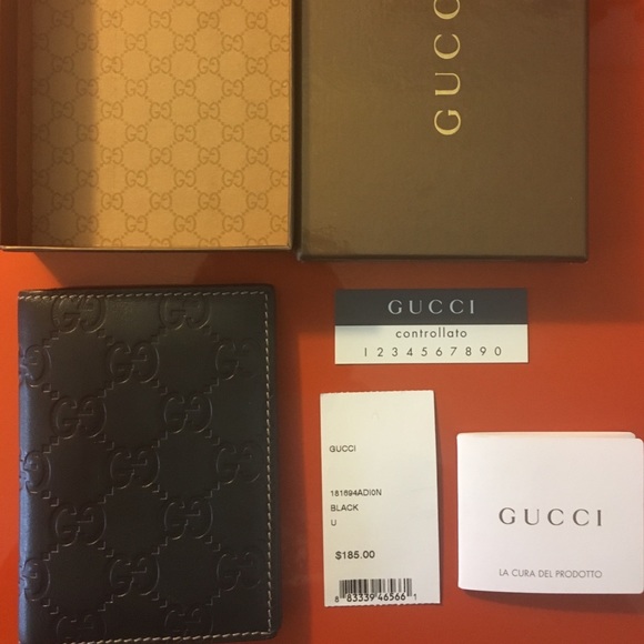 Gucci Other - Gucci card case wallet in dark green
