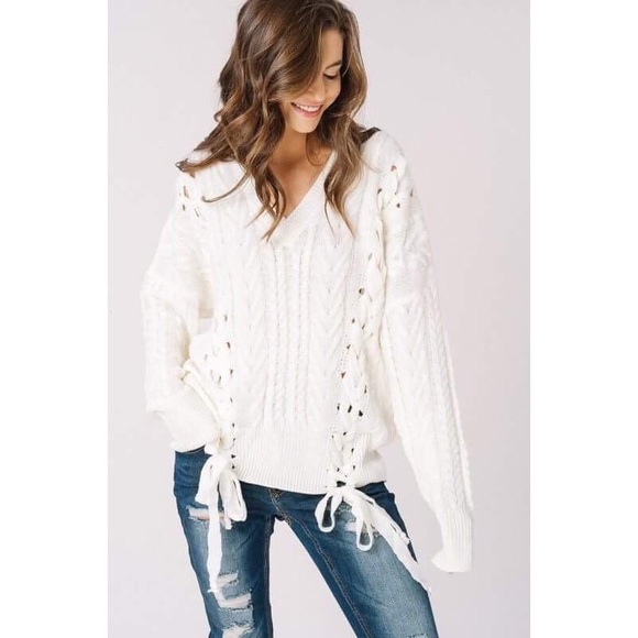 🆕Delaney Ivory Braided Knit Sweater - Picture 4 of 8