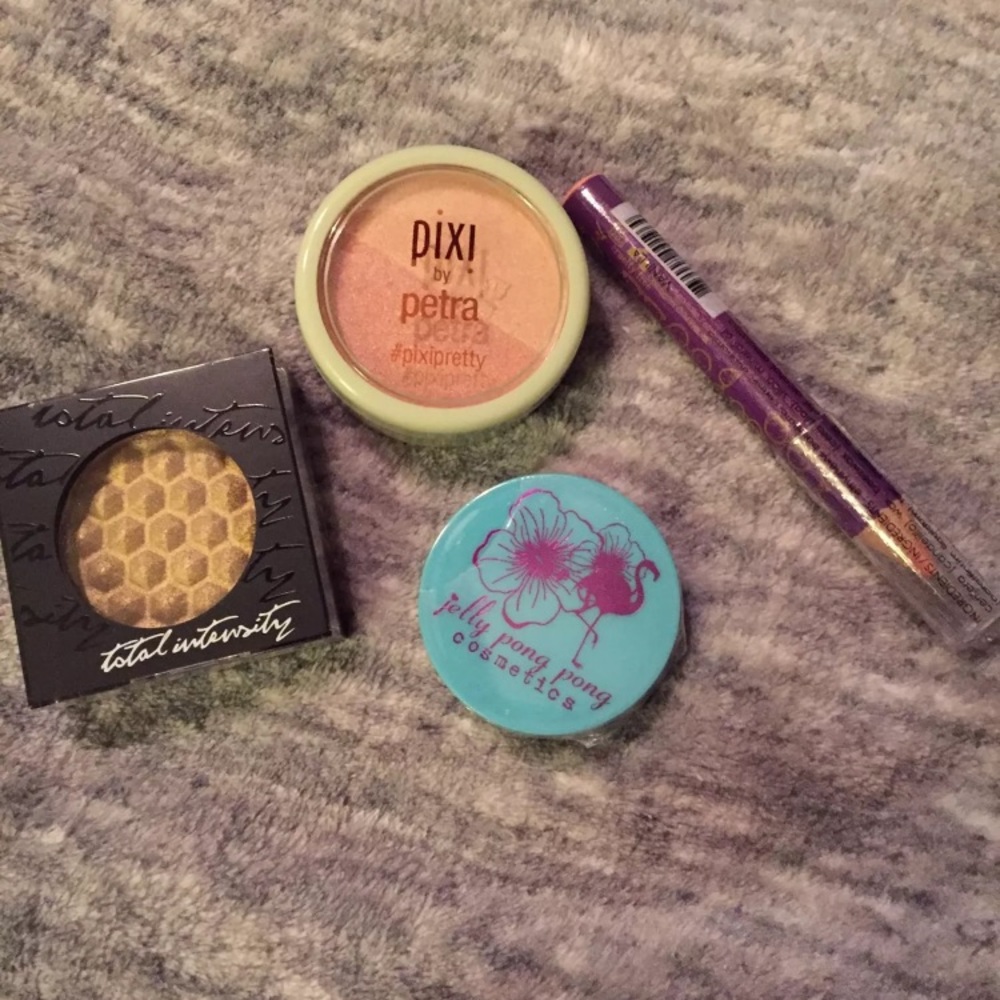 Brand New makeup bundle