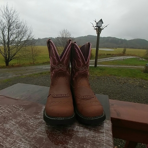Justin Boots Shoes - Sale..Justin Boots