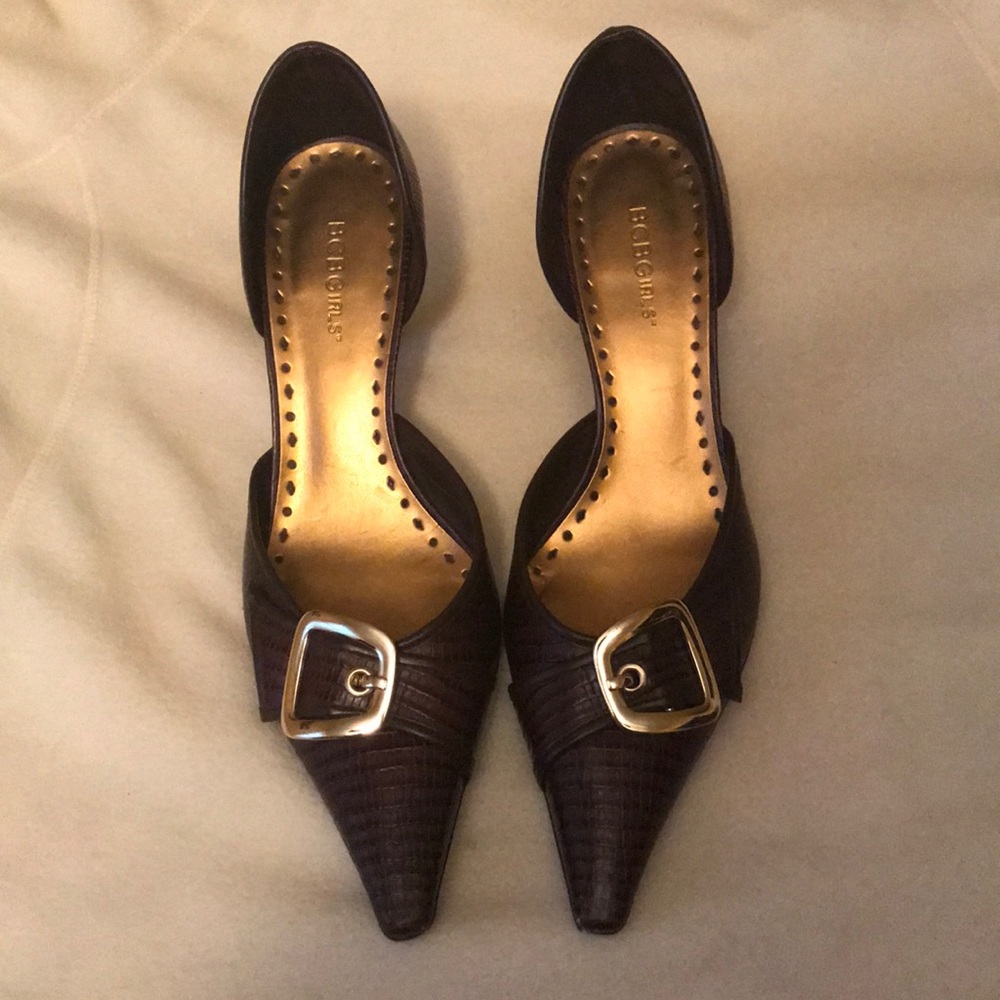 BCBGirls size 10 Mahogany pointed toe buckle shoes