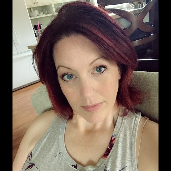 Meet your Posher, Lisa - Picture 1 of 1