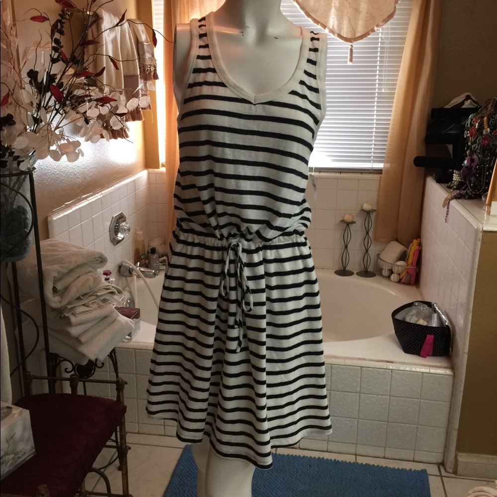 GAP Bran New with TAG Short Sleeve Drees XS