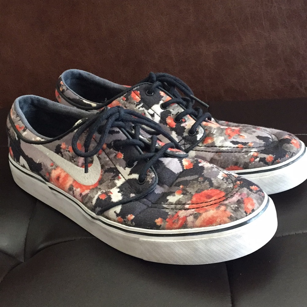 Nike Janoski Shoe Size 8