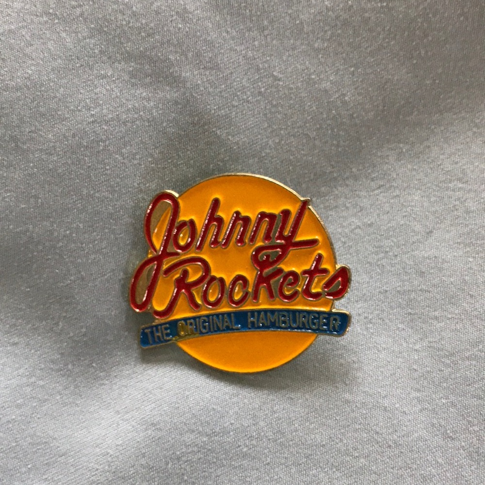 ✅$8 Lapel pin, retro