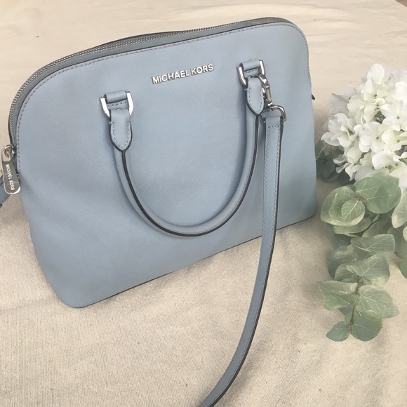 Michael Kors Handbags - 🌿MICHAEL KORS CINDY PURSE