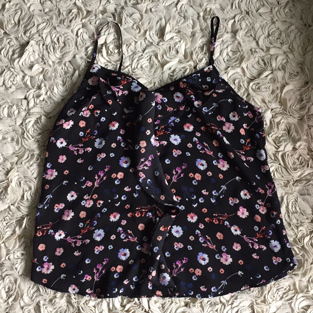 NEW Listing! Polyester tank!