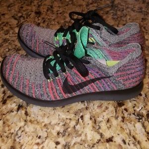 Nike Free Run Fly Knit Women's 6 1/2 EUC