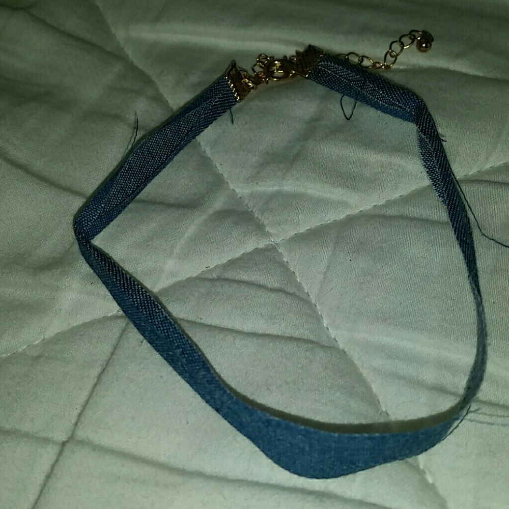Blue choker