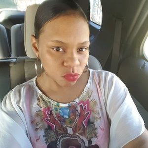 Meet your Posher, Candace