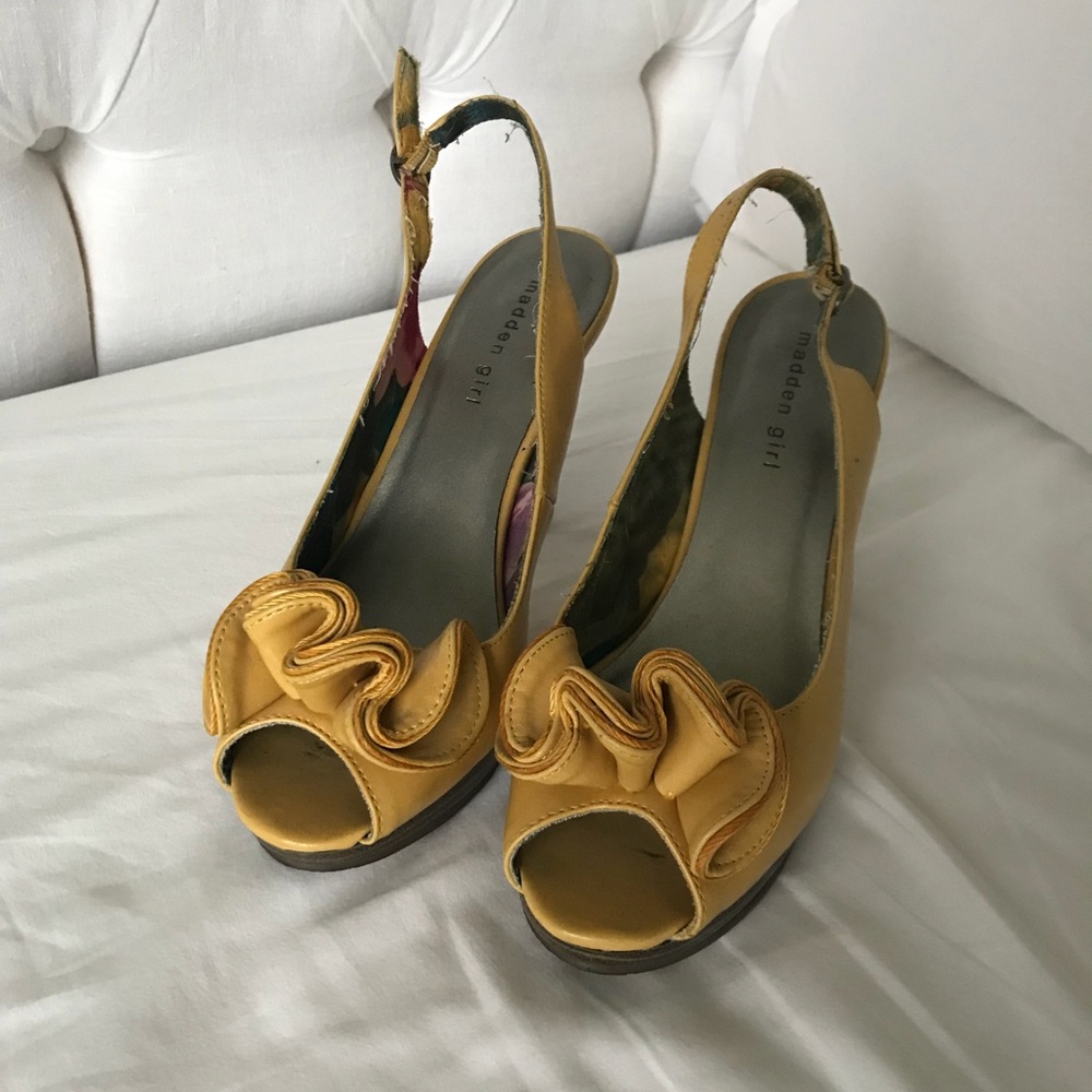 Sexy 4" mustard yellow heels