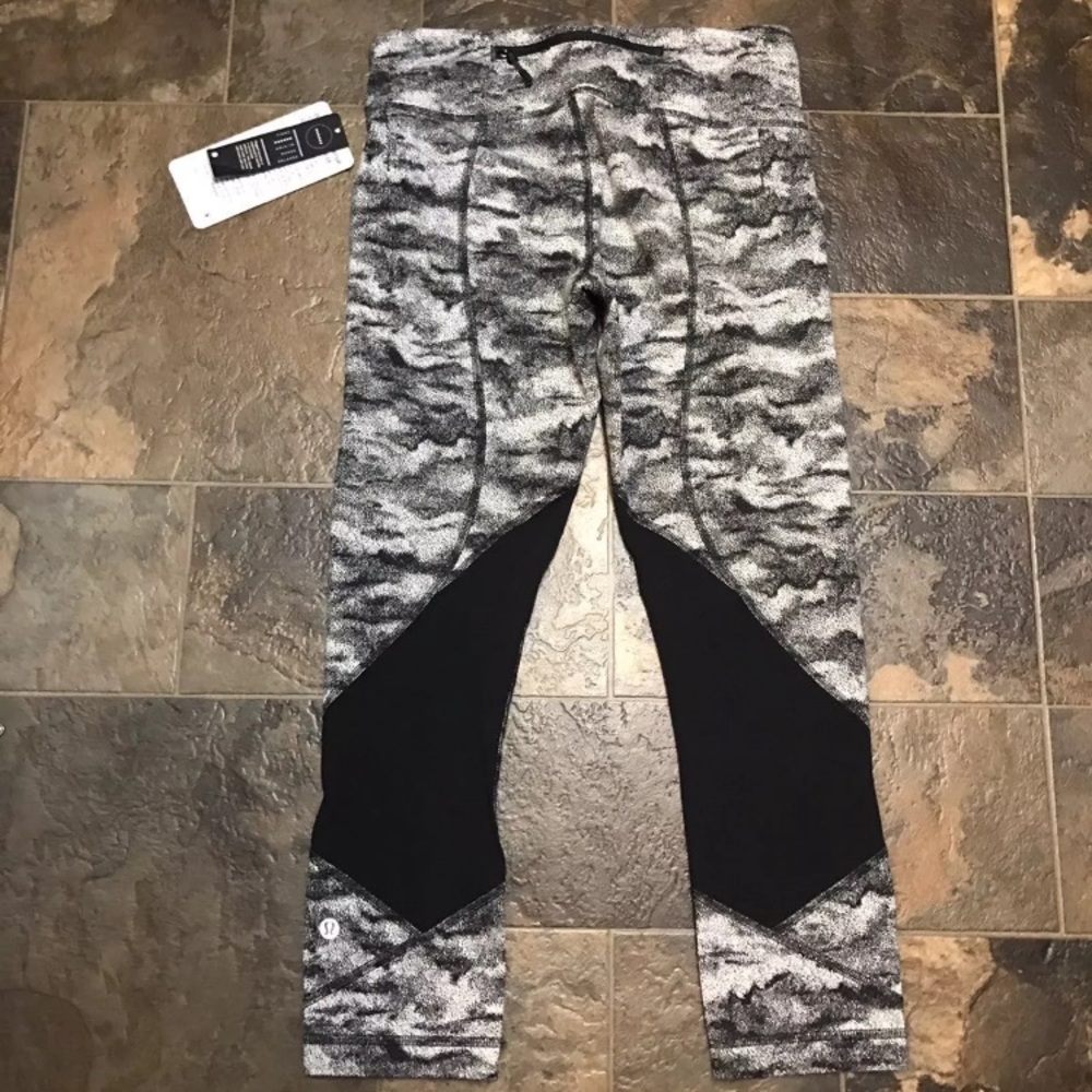 Lululemon Pace Rival Crop NWT