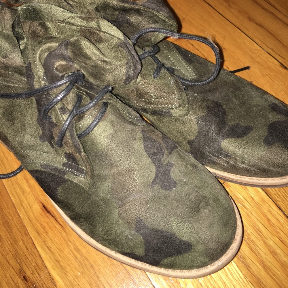 Slouchy Forever 21 camo booties 7.5 gently used.