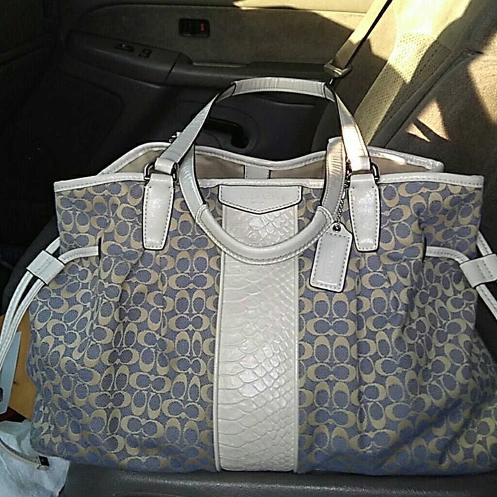 COACH medium size Excellent condition