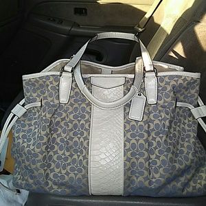 COACH medium size Excellent condition