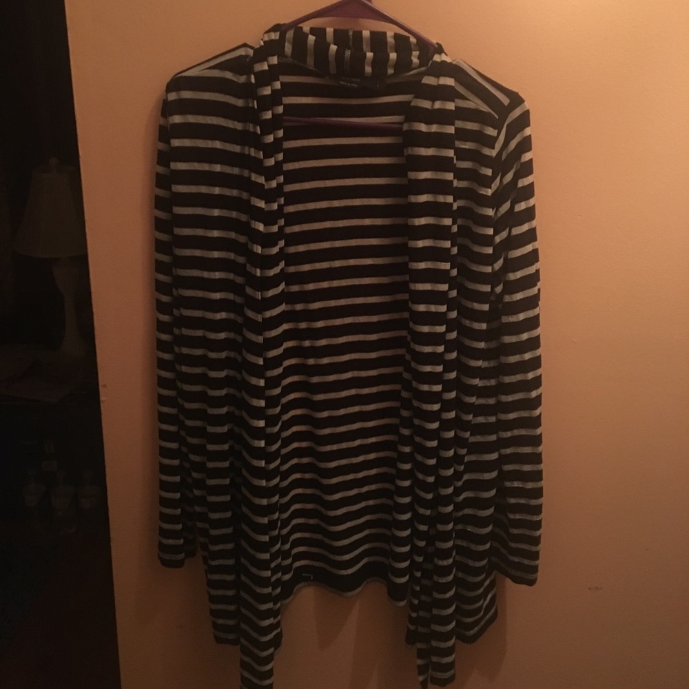 black and white shaw