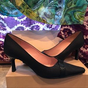 Amalfi Nixie Black Suede Heels sz 8.5