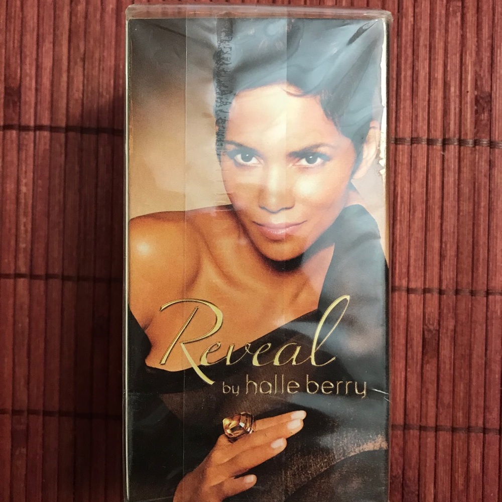 Reveal by Halle berry perfume