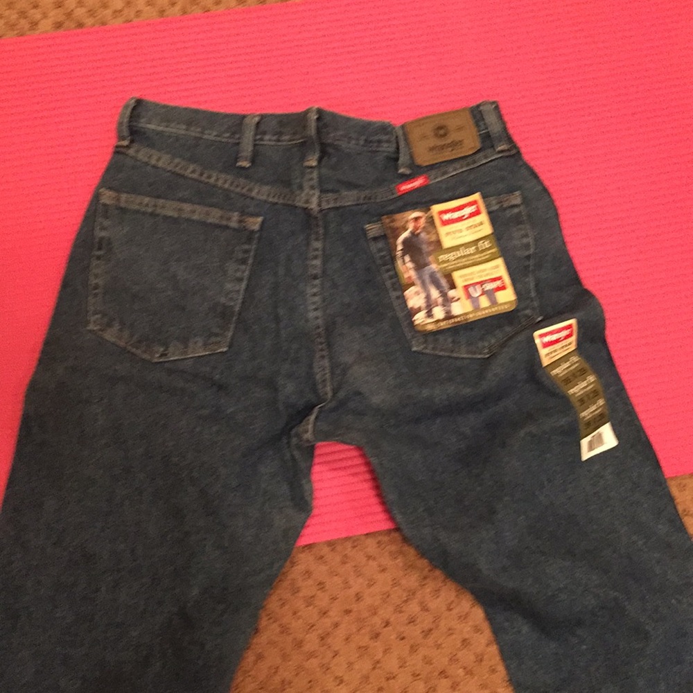 NWT Men’s Wrangler Jeans 36 x29. Regular