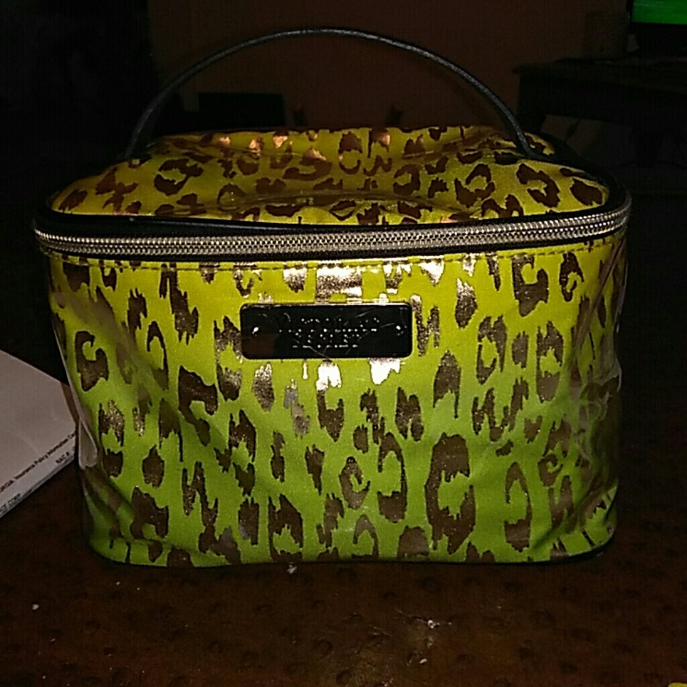 Victoria Secret Train case