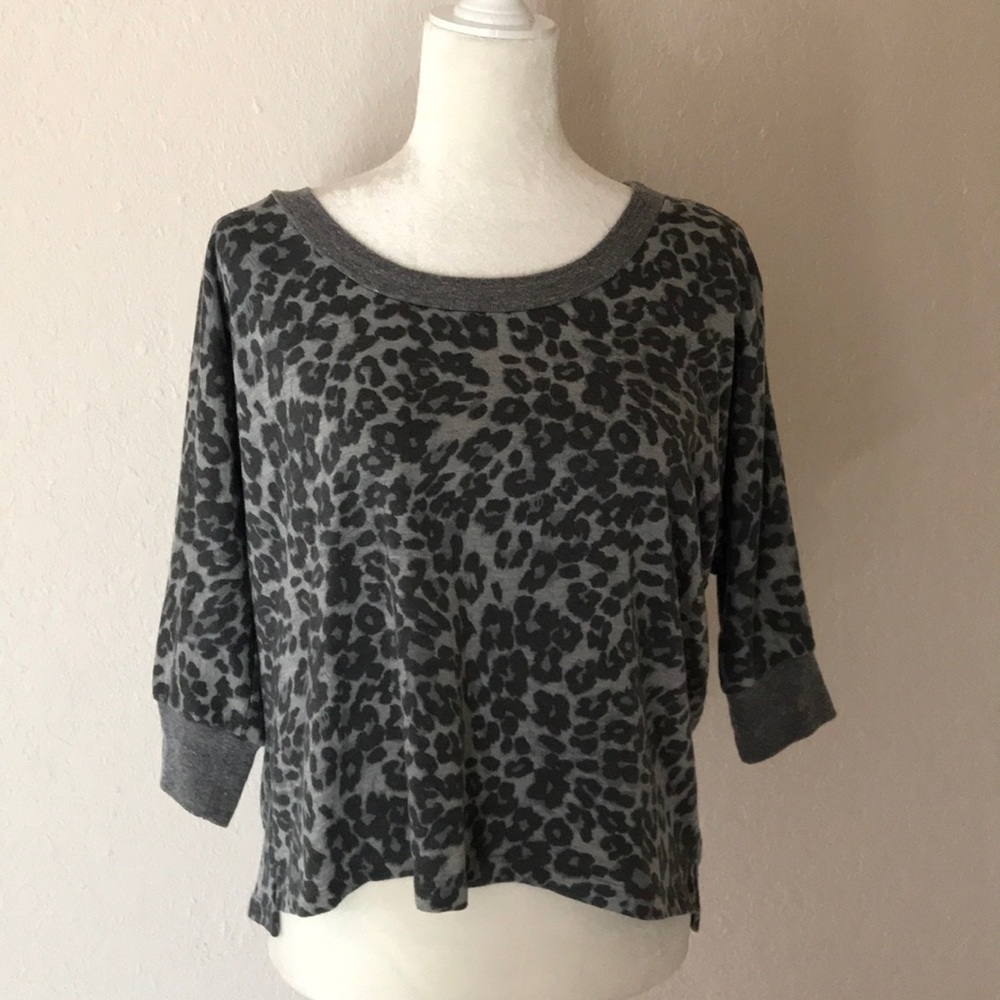 Splendid gray leopard sweatshirt