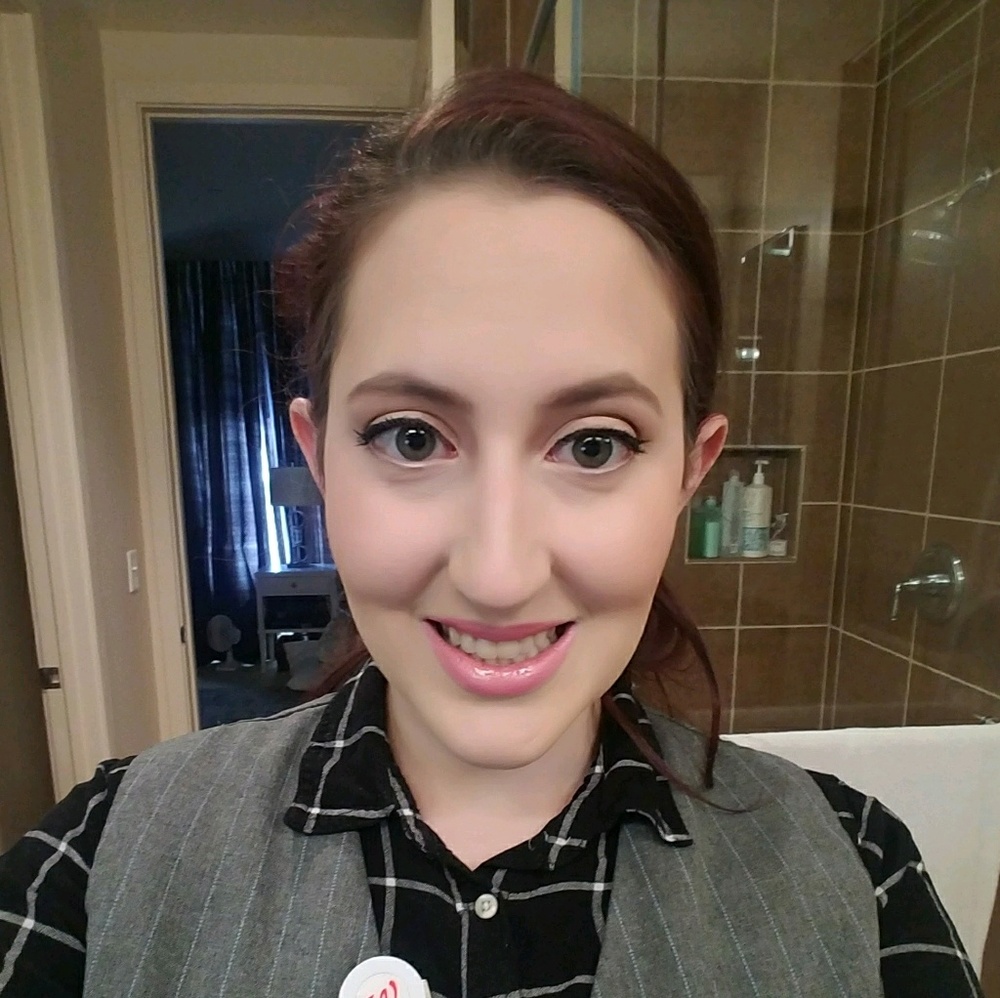 Meet your Posher, Danielle