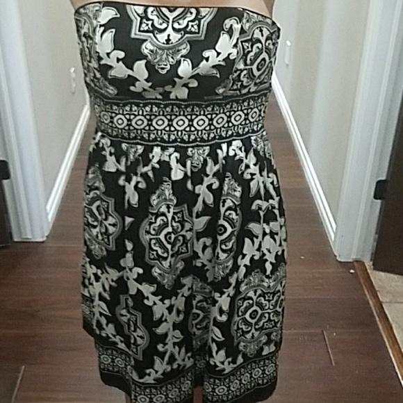 Dress - Picture 4 of 4