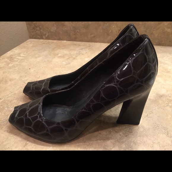 Donald J. Pliner Heels, excellent condition. - Picture 2 of 8