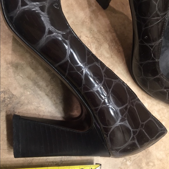 Donald J. Pliner Heels, excellent condition. - Picture 4 of 8