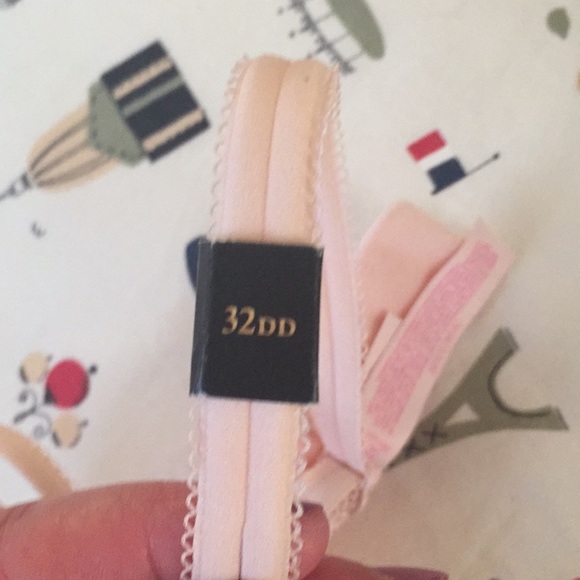 Victoria’s Secret Dream Angels Push Up Bras 32DD - Picture 2 of 8