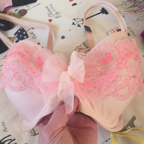 Victoria’s Secret Dream Angels Push Up Bras 32DD - Picture 6 of 8