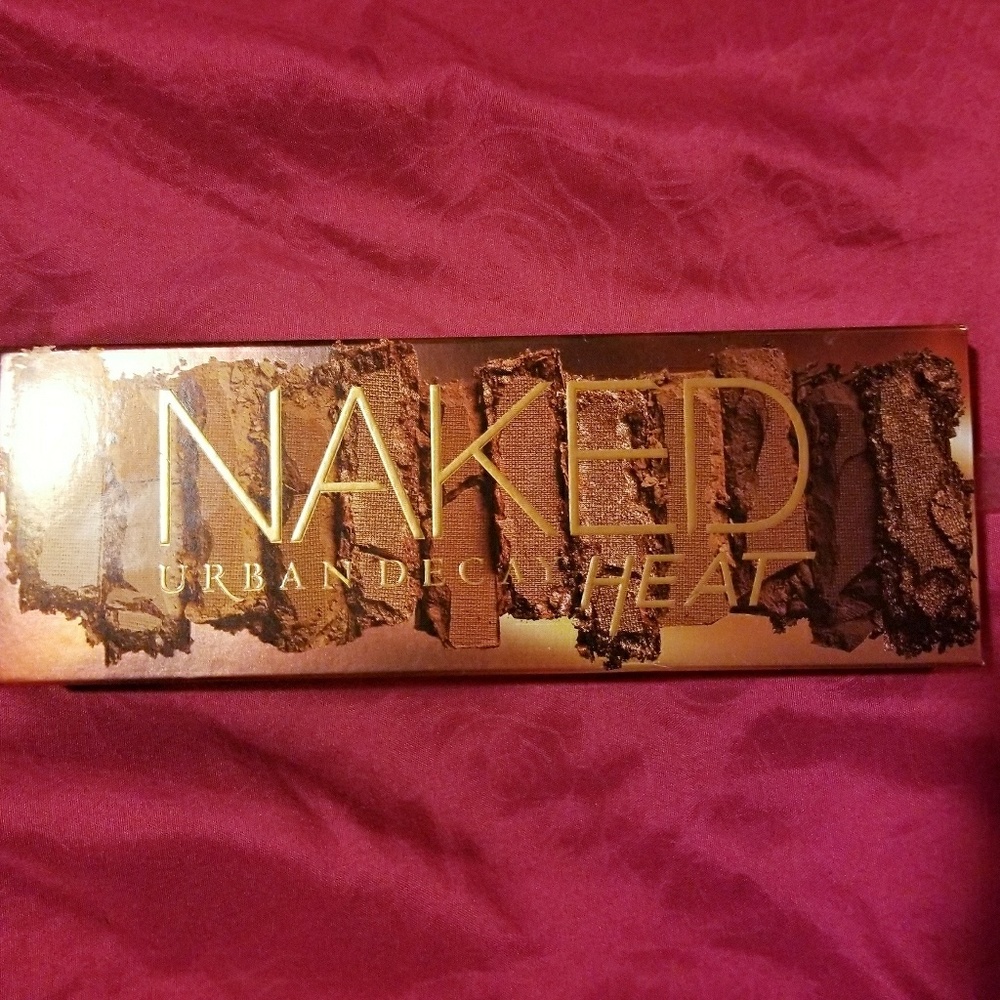 **sold**Urban Decay Naked Heat Pallete
