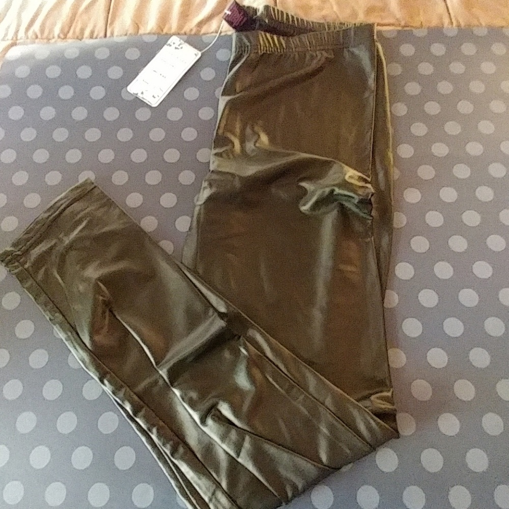 Leggings pleather like material.