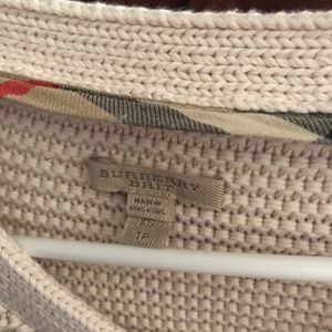 Cream Burberry sweater size XS
