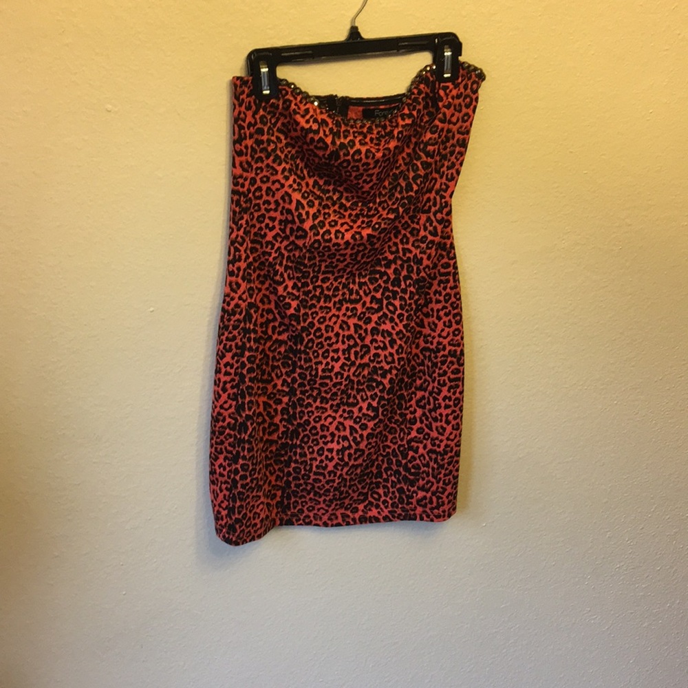 Strapless leopard print dress