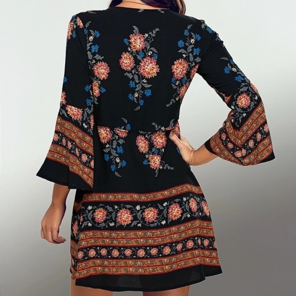 LAST 2!  New Boho Deep V Neck Mini Dress - Picture 3 of 8