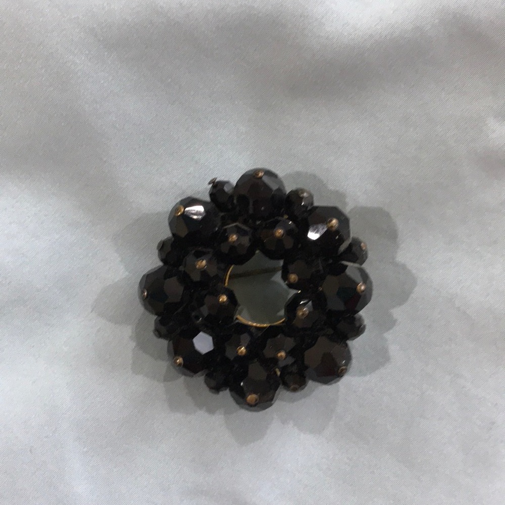 Retro black brooch