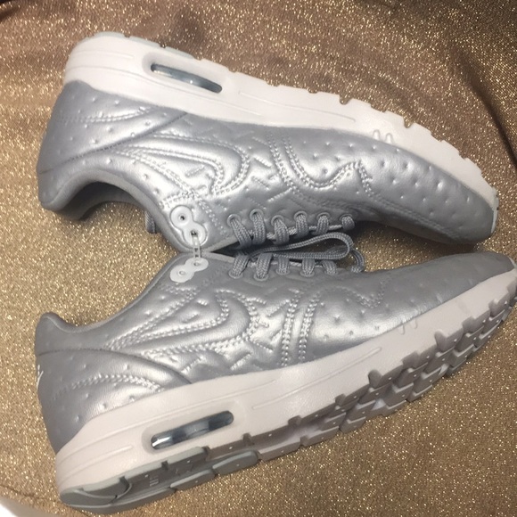 Nike Shoes Womens Grey Nike Air Max Ultra Sneakers New Poshmark