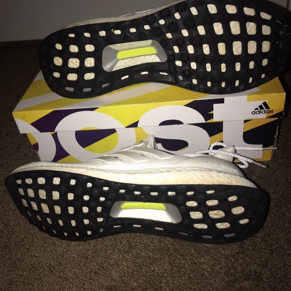 ADIDAS TRIPLE WHITE ULTRA BOOST 1.0 - Picture 4 of 5