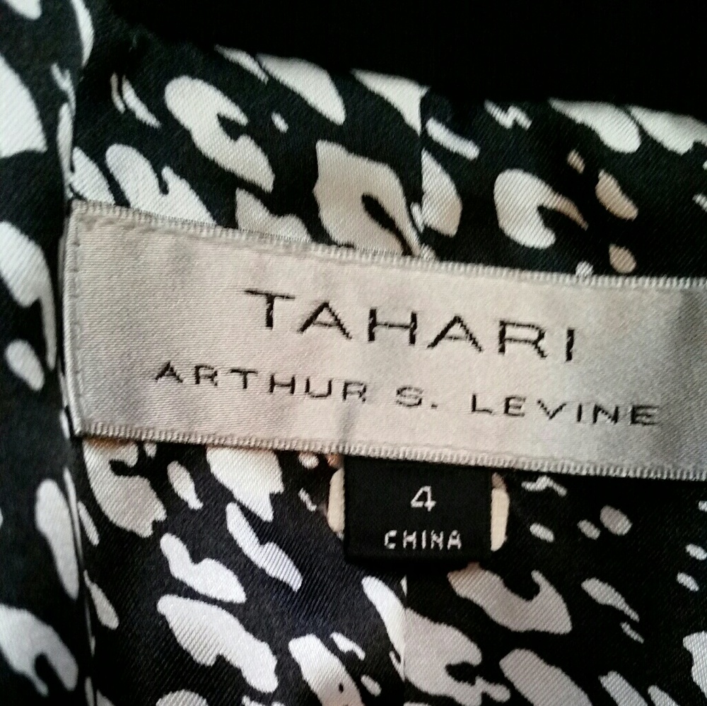 TAHARI Black Fitted Knit Blazer w/Gold Accents - Picture 4 of 4