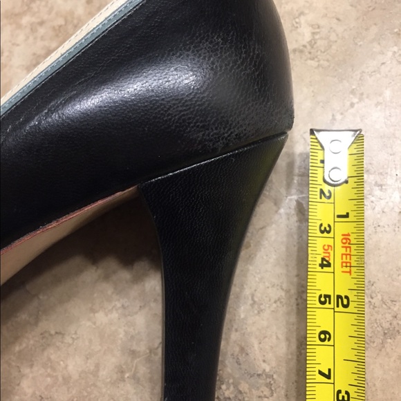 Marc Jacobs black heel with cute edging - Picture 6 of 7