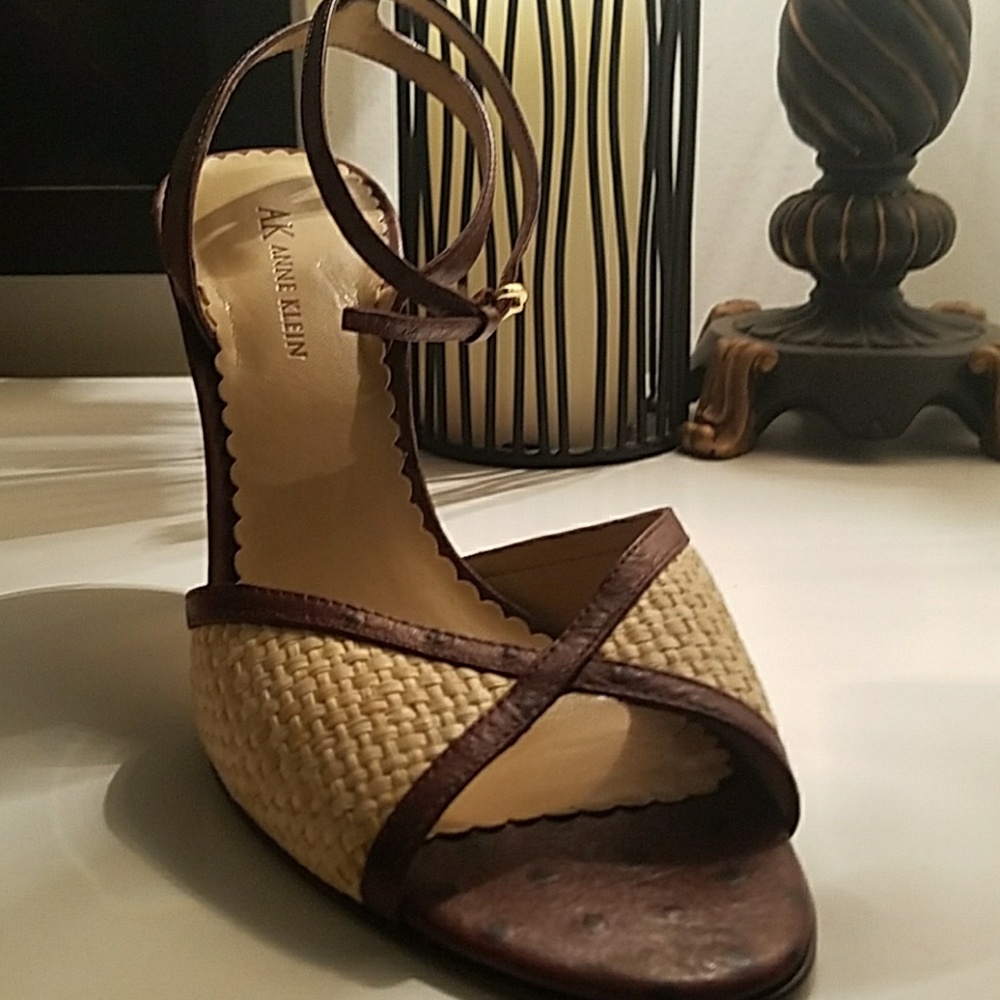 Shoes - Picture 3 of 4