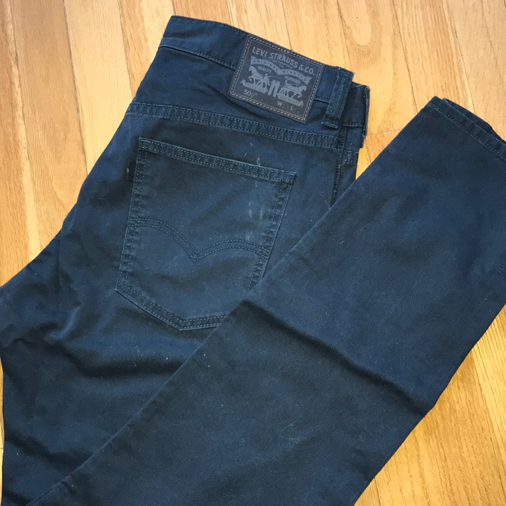 Levi Navy Chino pants. 32x34 Mens