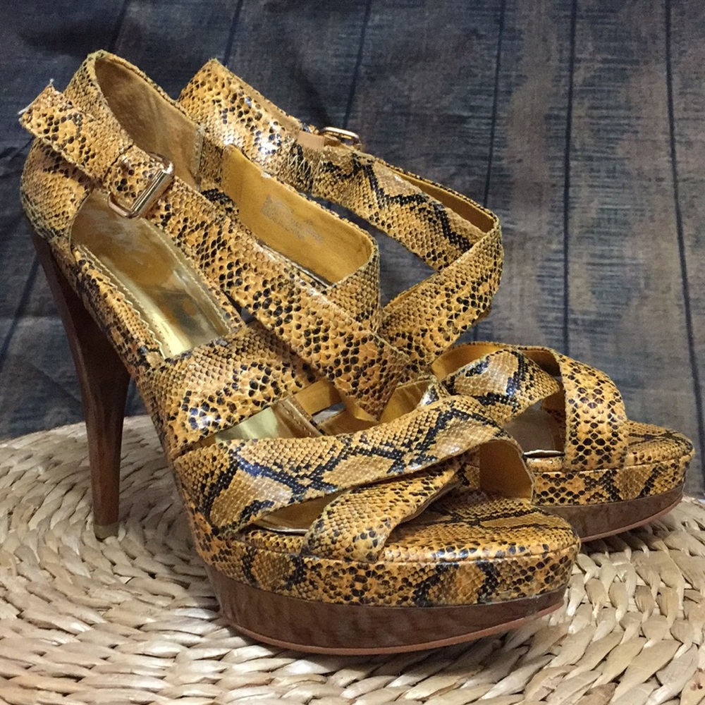 MIXX SHUZ ELISE-02 WOMEN SIZE 10 5"high heel EUC